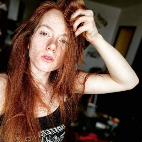 Shy Redhead Posting For The First Time Scrolller