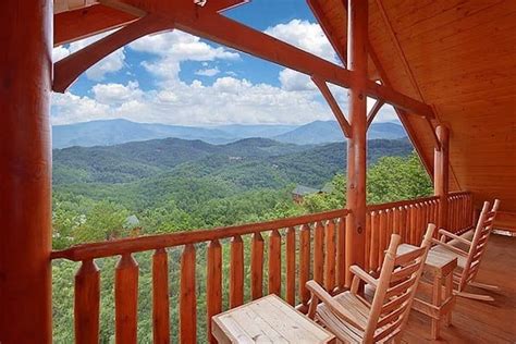 Cabin rentals, chalet rentals, and condo rental in the smoky mountains of tennessee for gatlinburg, pigeon forge, and sevierville tn lodging accommodations. 6 Reasons to Stay in a Sevierville Cabin on Your Smoky ...