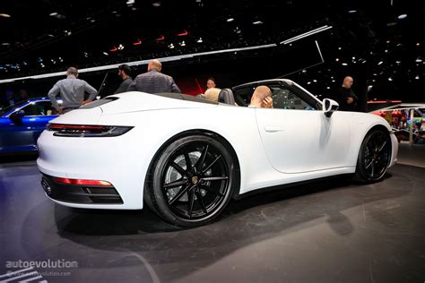 Manual transmission cars with gearboxes and clutches have their ardent defenders, but the facts don't support some of the reasons cited for the superiority and desirability of this transmission. 2020 Porsche 911 Adds Manual Transmission Option, Sport ...