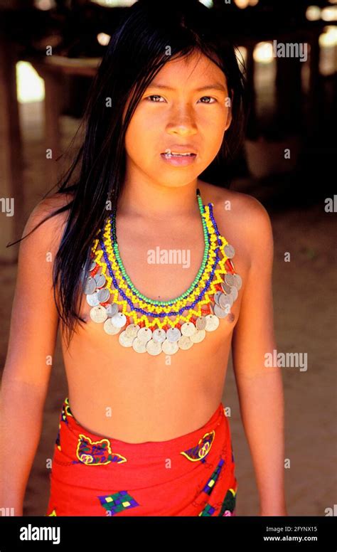 Portrait Indian Girl Chagres National Fotos Und Bildmaterial In Hoher