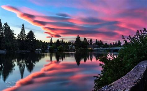 Sunset Over Mirror Pond In Bend Oregon Just One Of Natures Beautiful