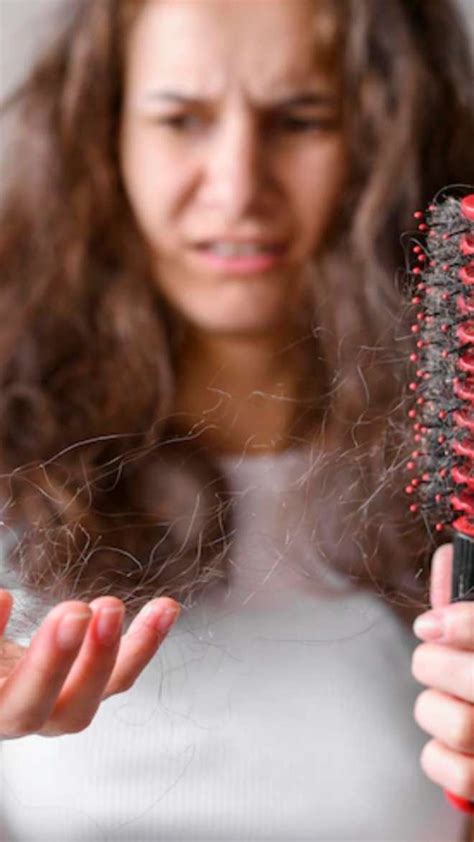 बालों को झड़ने से रोकने में ये घरेलू उपाय हैं असरदार कुछ ही दिन में