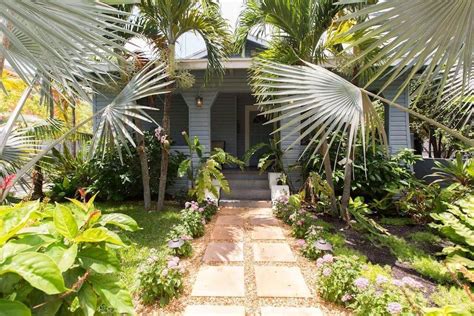 Make Your Garden Tropical With These Tropical Garden Design Ideas With