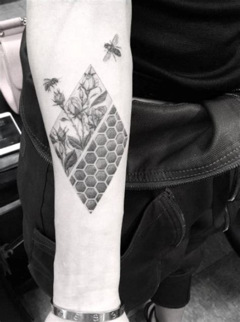 21 Honey Bee Tattoo Ideas For Women Styleoholic