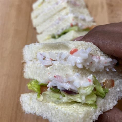 Permukaan roti biasanya disapu dengan sedikit mayonis, mentega. Resepi Sandwich Crab Mayonis Sedap Makan Sejuk | Resepi.My