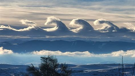 Kelvin Helmholtz Clouds Look Like Ocean Waves In The Sky The Lyncean