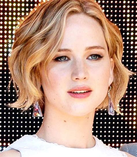 It's a perfect way to not have to worry about frizz or styling and still look put. 4 Cool-Girl Haircuts EVERYONE Will Have This Fall Byrdie ...