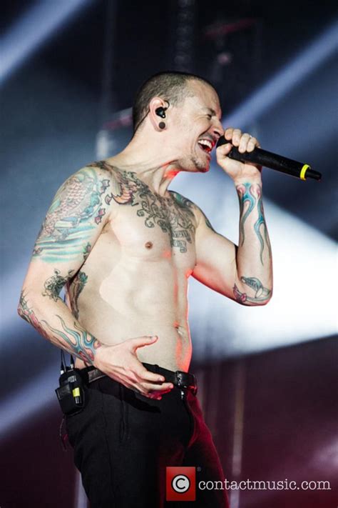 Linkin Park Singer Chester Bennington Dead At Age 41 In Suspected