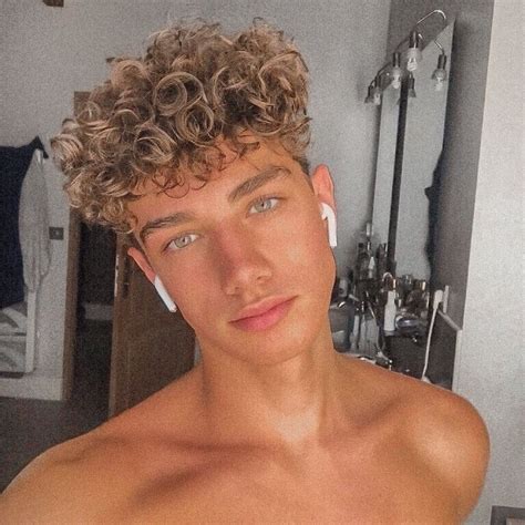 Pin By Lavene Frost On Wallpaper Curly Hair Men Boys With Curly Hair