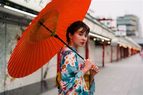 Solo Portrait Photoshoot Wearing Kimono In Asakusa Tokyo — Sam Spicer