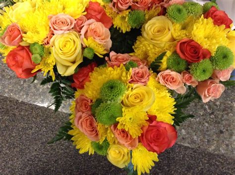 Find the best wedding florists in your area and get a great deal with bark Fun summer wedding bouquets. | Wedding flower packages ...