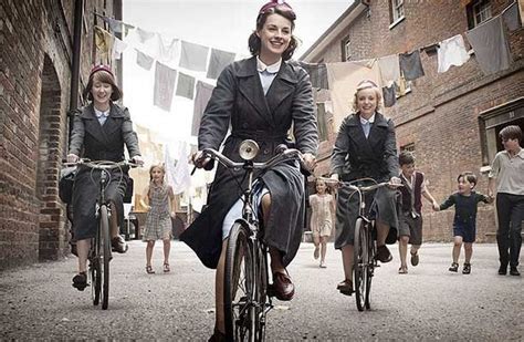 Actress Helen George Reveals How She Got To Grips With 1950s Underwear For Call The Midwife