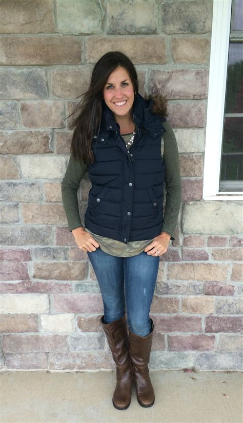 what i wore real mom style fall vests realmomstyle momma in flip flops