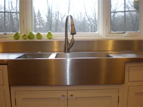 Chicago Farmer Style Stainless Steel Countertop With Integral Stainless