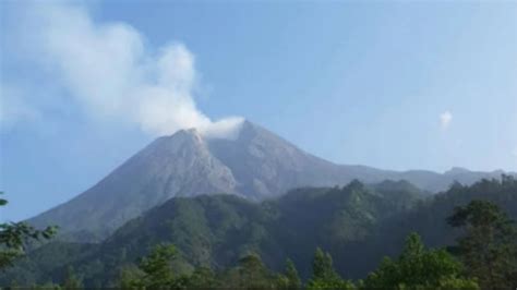 Gunung Merapi Luncurkan Guguran Lava Dalam Sepekan Terakhir