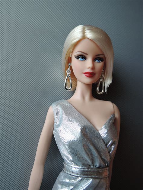 Barbie Model No Collection Red B R O
