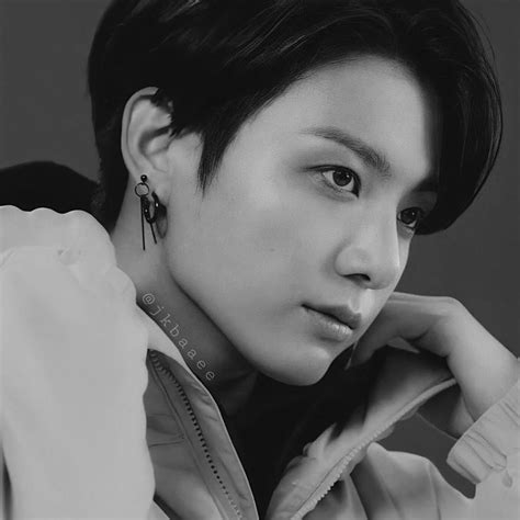Foto jk bts 2020 … JK BTS | Jungkook aesthetic, Black and white, Instagram