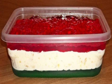 Entertaining a crowd this christmas? Jell-O Ribbon Salad | Recipe | Ribbon salad recipe, Jello ...