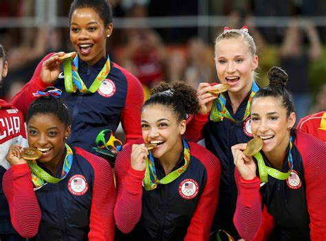 celebrities react to aly raisman and the u s women s gymnastics team s gold medal win