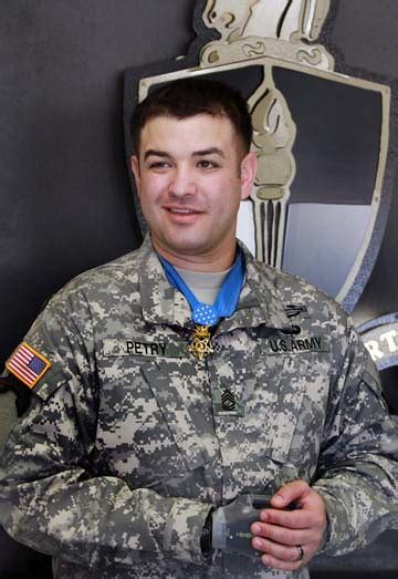 Sfc Leroy Petry Medal Of Honor Recipient Visits Swcs Flickr