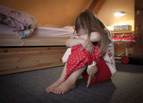 Zweijährige Tochter Missbraucht Knapp Elf Jahre Haft Für Vater Nachrichten Pforzheimer Zeitung