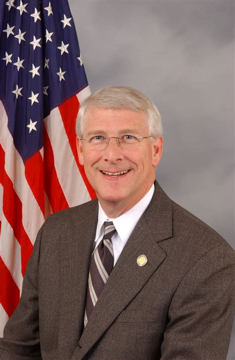 Fileroger Wicker Official Congressional Photo Portrait