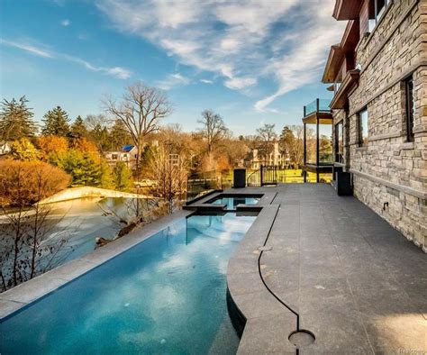 49m Michigan Home With Infinity Pool Overlooks Lake Steps From