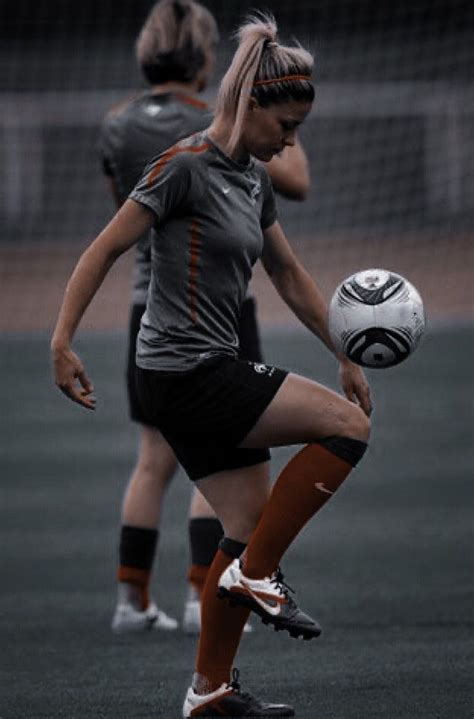 Pin By Pineapple On Pose In Girls Soccer Pictures Soccer