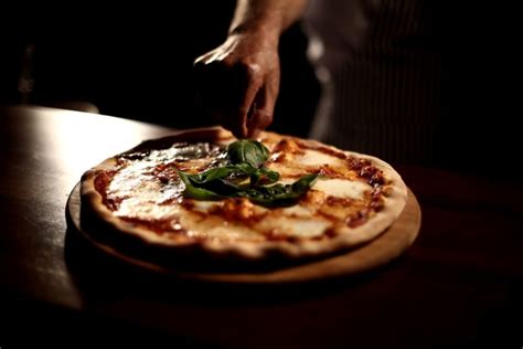 History Of Pizza Learn The Story Of The Traditional Italian Pizza