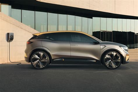 Renault Megane Evision Concept Unveiled Carexpert