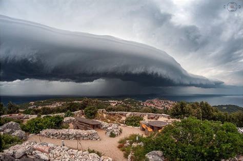 Monster Shelf Cloud Approaching M Lošinj Croatia 2472017 Photo By