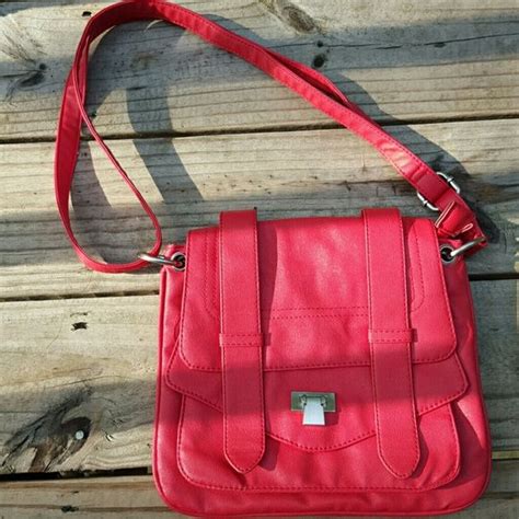 NWOT Red Shoulder Bag | Red shoulder bags, Bags, Shoulder bag