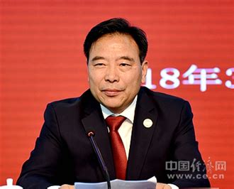 学习汉语不可以一蹴而就的。 我觉得在学习外语的时候， 最重要的是动机和环境。 如果没有动机， 没有合适的环境， 有办法也没用。 在我看， 在中国比在自己的国家学习汉语得更好. 钟福国任甘肃农业大学党委书记 张俊宗不再担任(图|简历)|甘肃农业大学|张俊宗|兰州大学_新浪新闻