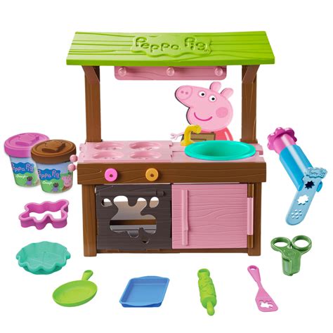 07038 Peppa Pig Peppas Mud Kitchen Dough Set With 2 Tubs Of Soft Dough