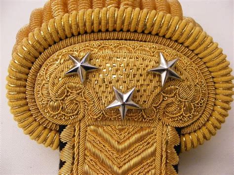 Перевод слова epaulette, американское и британское произношение, транскрипция. EmpireCostume - Général ou maréchal - Épaulettes modèle ...