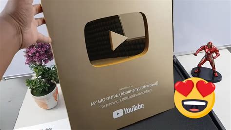 YouTube न दय Gold Play Button Gold Play Button Unboxing YouTube