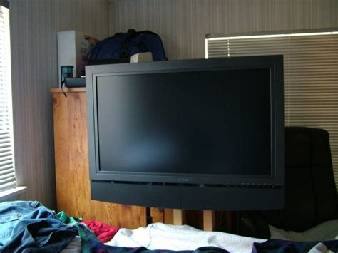 The best portable tv stands to buy in 2021. $10 LCD TV Floor Stand : 4 Steps - Instructables