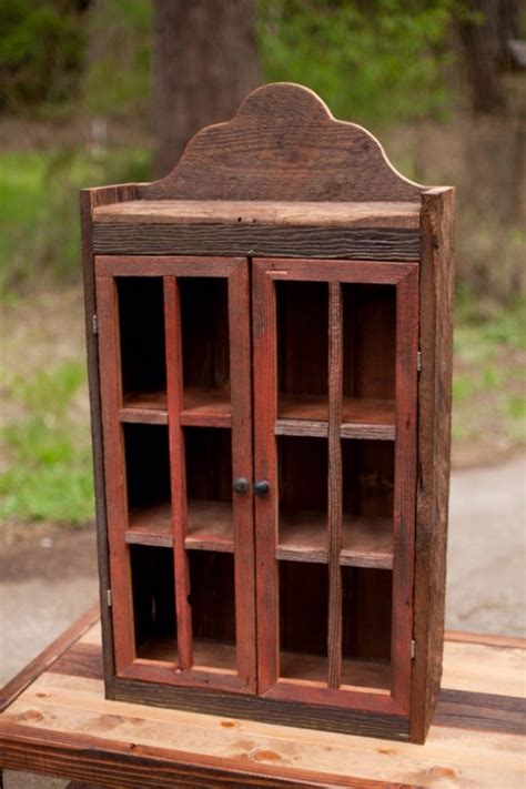 What do you put in a rustic cabinet? 9 DIY Rustic Ideas For Your Garden and Home ...