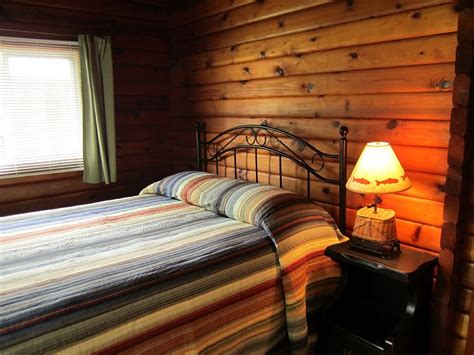 All Cedar Cabin On The Sol Duc River Close To The Parks Favorite