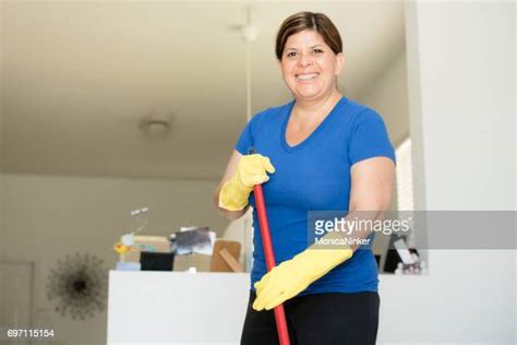Hispanic Cleaning Lady Photos And Premium High Res Pictures Getty Images