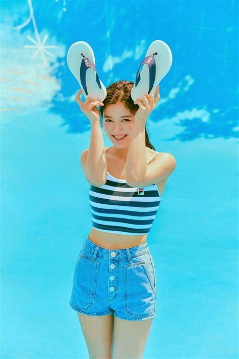 Kim yoo jung is one of the most celebrated south korean child actresses of her generation. Kim Yoo Jung Bares Her Fit Abs For The First Time In New ...