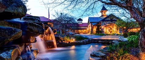 Featuring 2 and 4 bedroom log cabins with full kitchens and baths, cable tv/dvd, gas log fireplaces and central heat/air inside. Lake Lanier Lodges | Lanier Islands - Lake Lanier ...