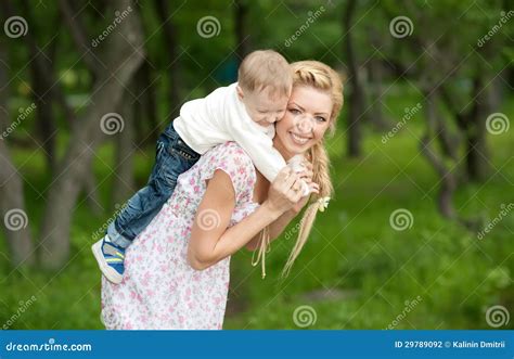 Matka I Syn Zdjęcie Stock Obraz Złożonej Z Matka Lifestyle 29789092