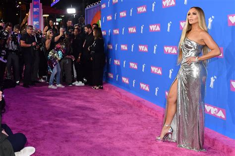 Jennifer Lopez Wears Six Custom Versace Outfits To The 2018 Vmas