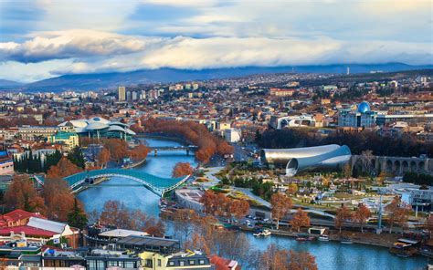 Download Wallpaper 3840x2400 City Buildings Bridge Architecture Sky 4k Ultra Hd 1610 Hd