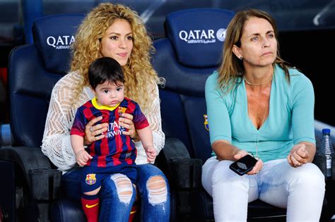Shakira and piqué share the same birthday, 2 february, though the colombian songstress is 10 years older than her husband. Shakira and Montserrat Bernabeu Photos Photos - Europe ...