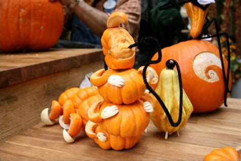 Alice in Wonderland themed Halloween pumpkins - Alice-in-Wonderland.net