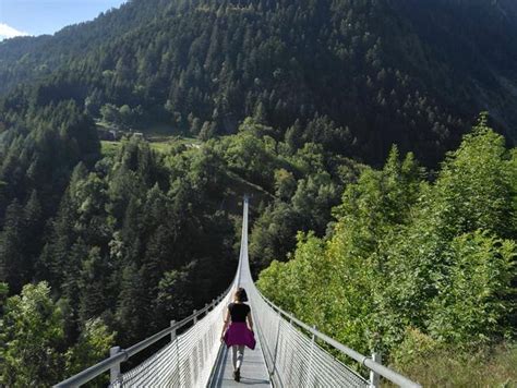 Val Tartano il ponte tibetano più alto dEuropa sospesi nel vuoto a