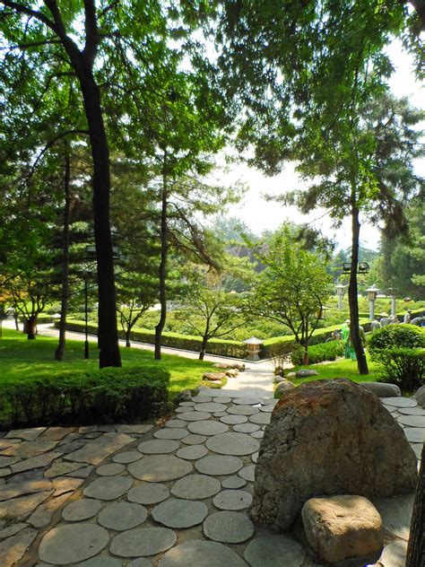 Peaceful Path By The Giant Wild Goose Pagoda Sharonwang Flickr