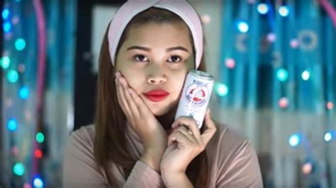 Seperti susu pada umumnya, susu beruang mengandung berbagai vitamin seperti vitamin a, b1, b2, b6, b12, c, d, mineral serta kalori. Wanita Ini Putihkan Wajah dengan Susu Beruang, Hasilnya ...